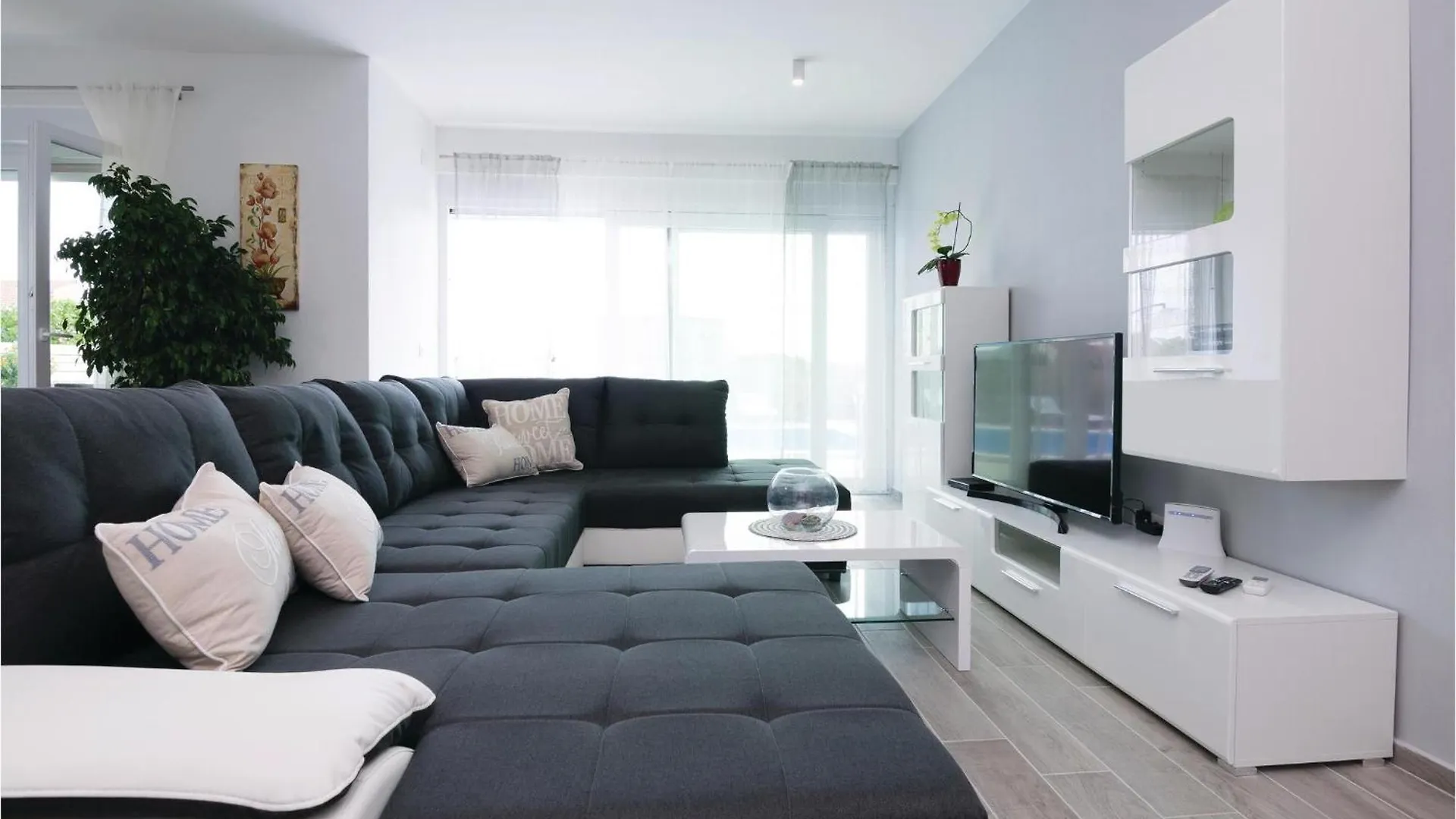 Stunning Home In Sukosan With Jacuzzi Holiday home