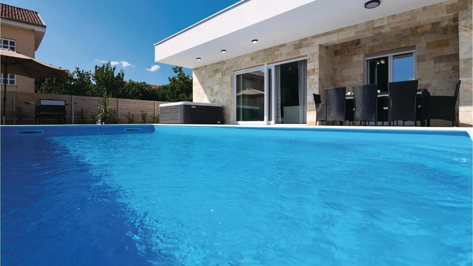 Stunning Home In Sukosan With Jacuzzi Croatia