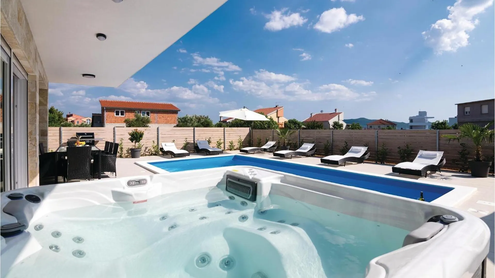 Holiday home Stunning Home In Sukosan With Jacuzzi